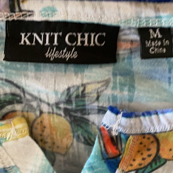 Beautiful Decorative Top M - Picture 4 of 5